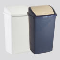 Müllbehälter mit Deckel oder Klappe